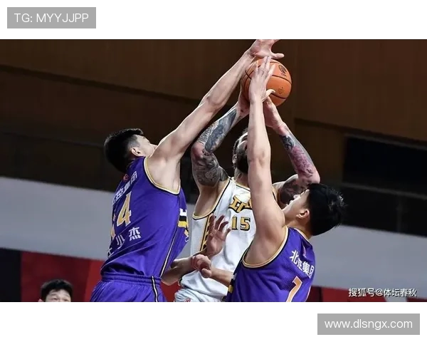 芝加哥公牛再度迎战劲旅全力冲击赛季关键胜利 芝加哥公牛再度迎战劲旅全力冲击赛季关键胜利