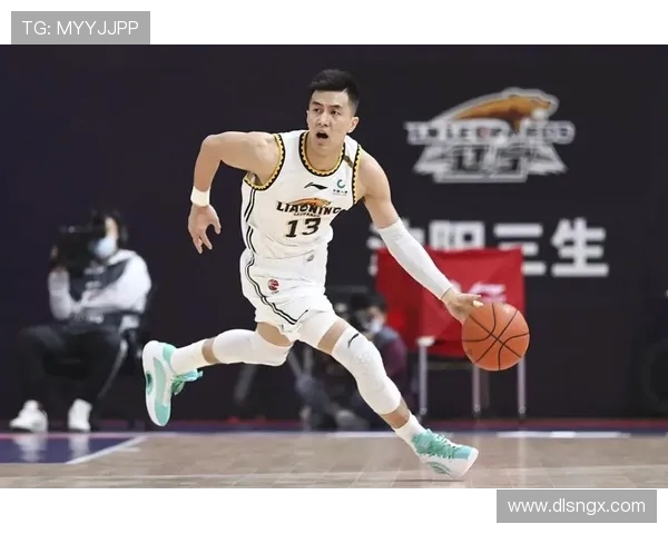 郭艾伦带领球队奋勇拼搏展现中国篮球运动员的激情与责任 郭艾伦带领球队奋勇拼搏展现中国篮球运动员的激情与责任