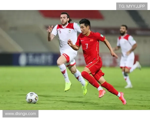 武磊带领球队再创佳绩展现中国球员在国际赛场的坚韧与力量 武磊带领球队再创佳绩展现中国球员在国际赛场的坚韧与力量