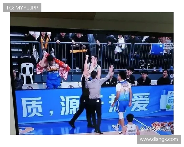 CBA赛程精彩回放广州队对阵新疆队的激烈对决分析与总结